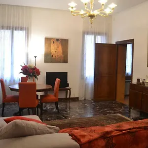 Castello 5888 B, Santa Marina, Calle Marcello, Canale Venedig